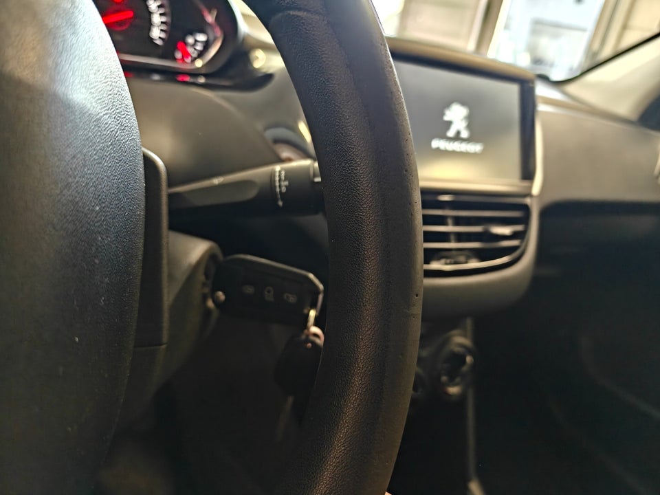 Peugeot 208 1,6 e-HDi 92 Active 5d