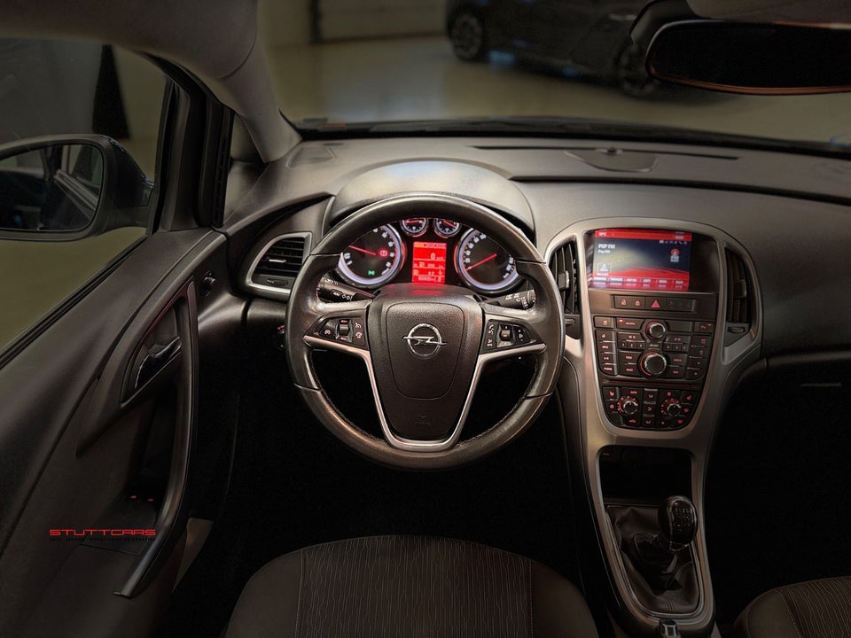 Opel Astra 1,4 T 140 Enjoy 5d