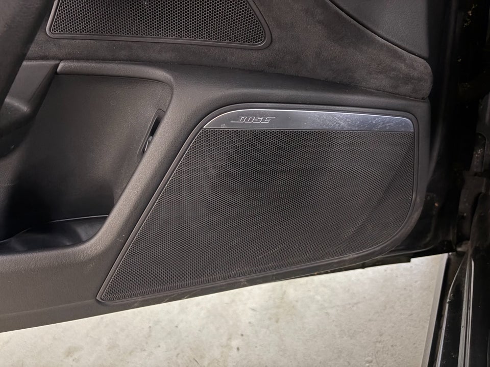 Audi A6 3,0 TDi 218 Avant S-tr. 5d