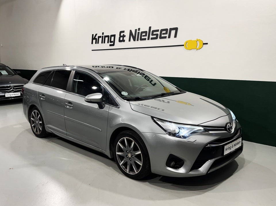 Toyota Avensis 1,8 VVT-i T2 Premium Touring Sports 5d