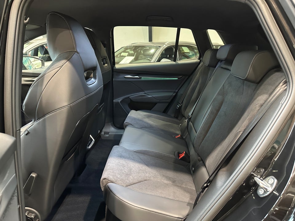 Skoda Elroq 60 iV Sportline 5d