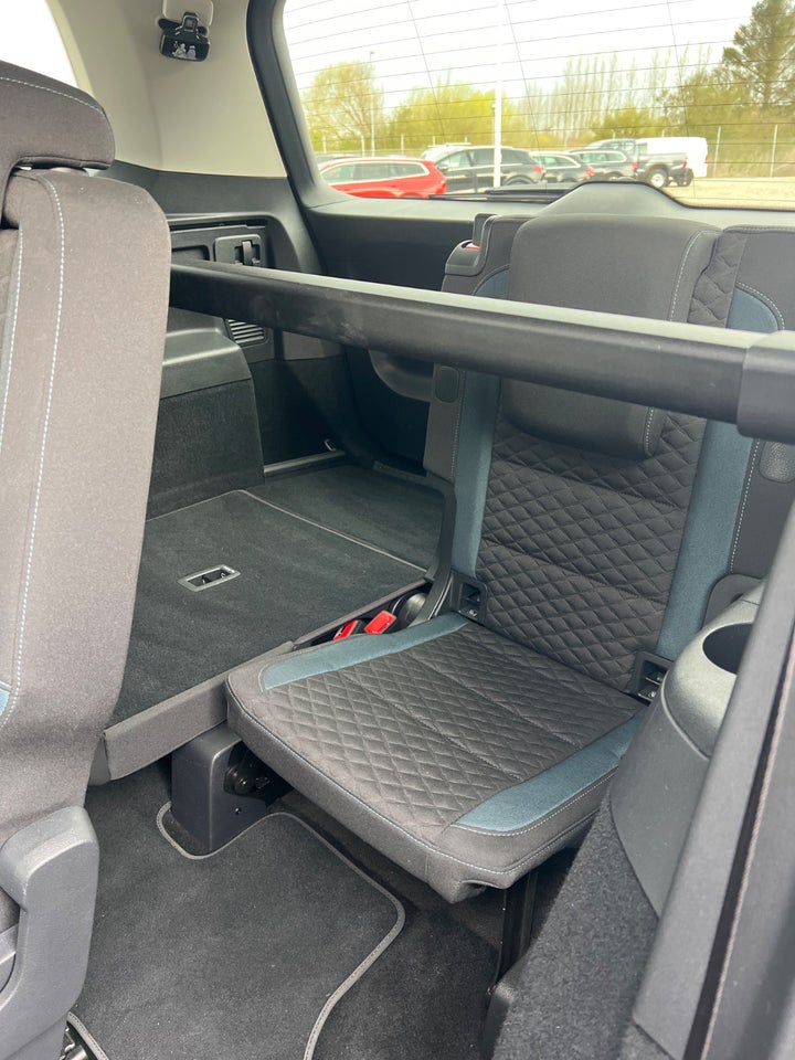 VW Touran 1,6 TDi 115 IQ.Drive DSG 7prs 5d