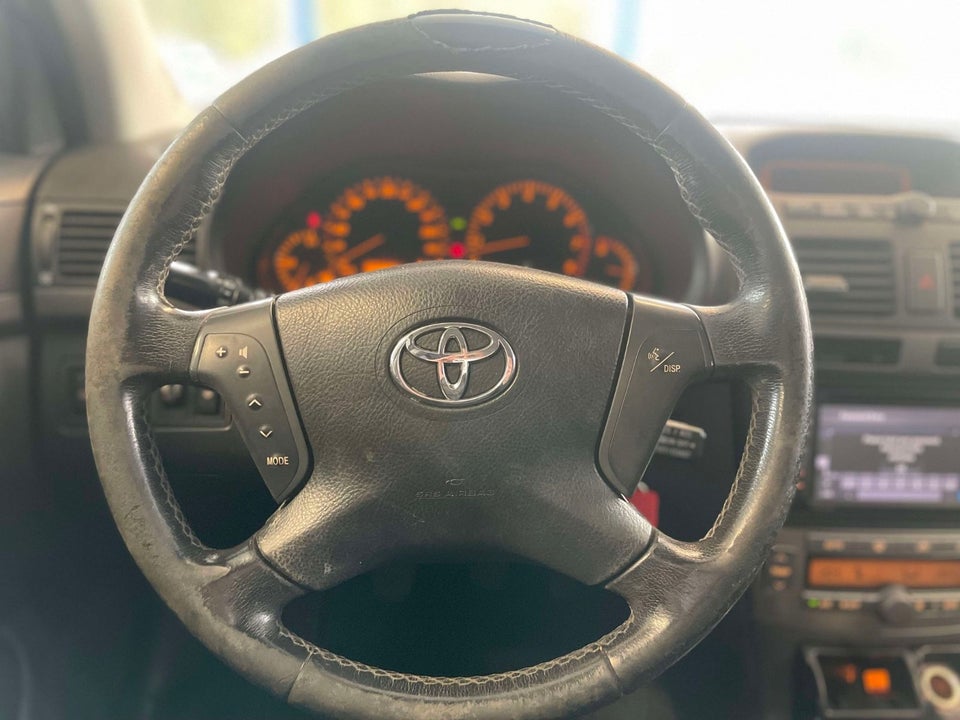 Toyota Avensis 2,0 Sol stc. 5d