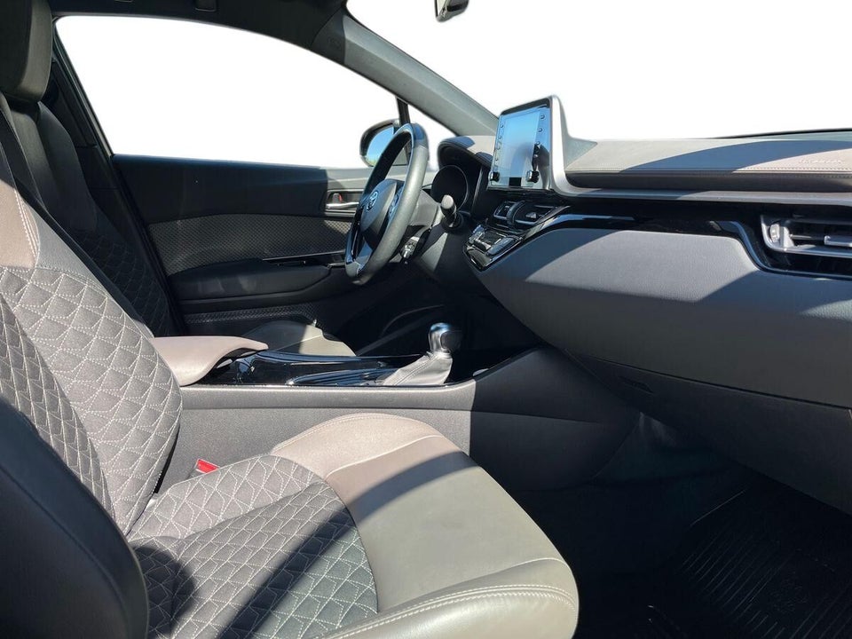 Toyota C-HR 1,8 Hybrid C-HIC CVT 5d