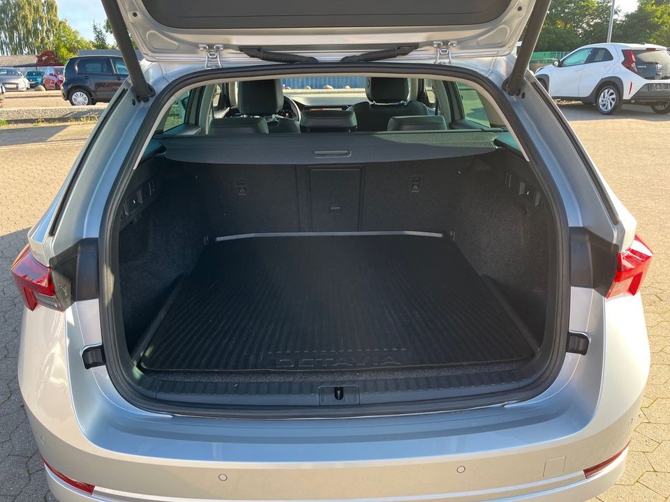 Skoda Octavia 1,4 TSi iV Plus Combi DSG 5d