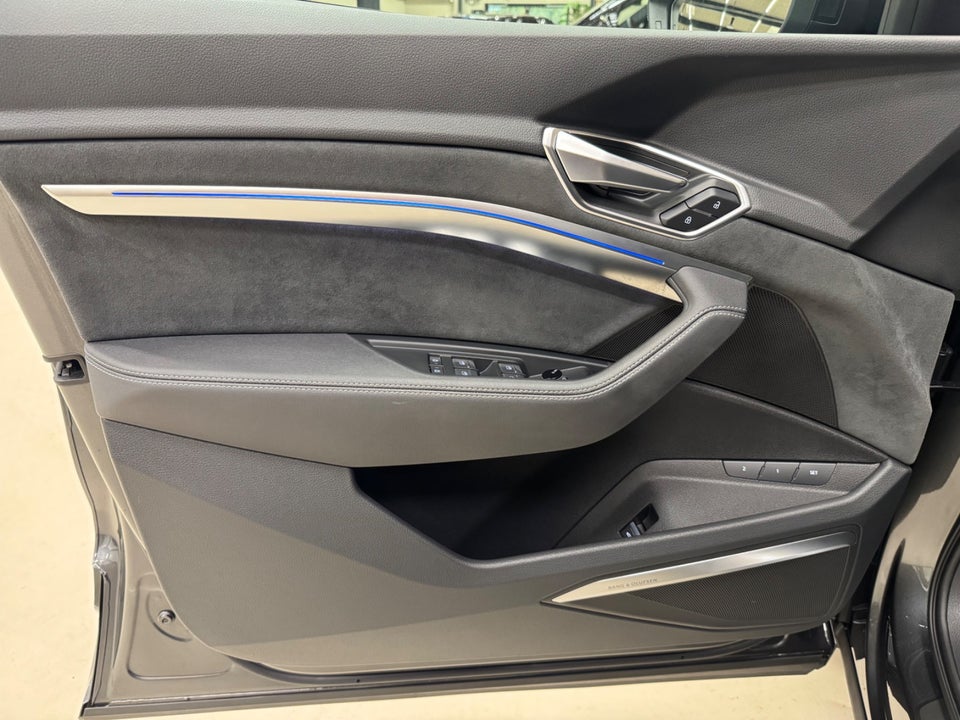 Audi e-tron 55 S-line Sportback quattro 5d