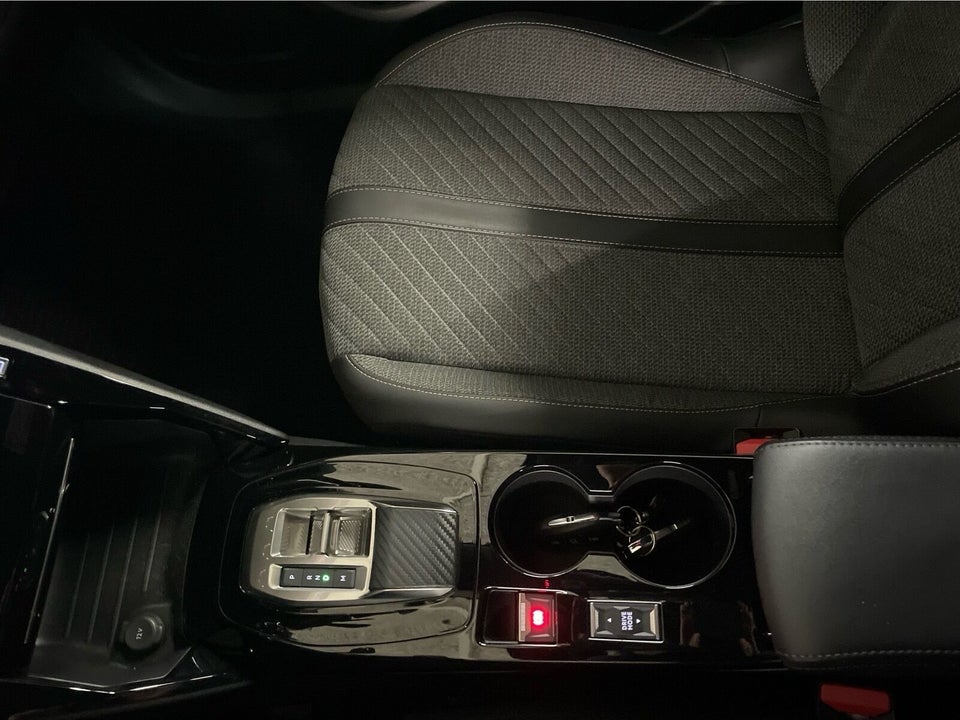 Peugeot 2008 1,2 PureTech 130 Allure EAT8 5d