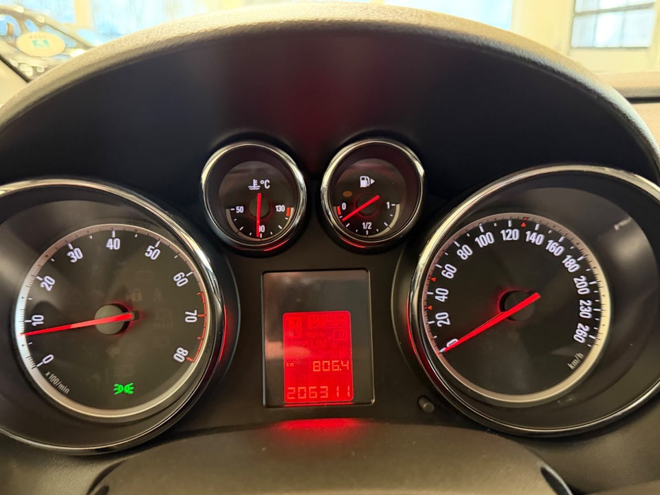 Opel Astra 1,4 T 140 Enjoy 5d