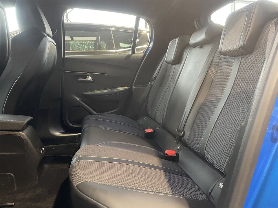 Peugeot e-208 50 GT 5d