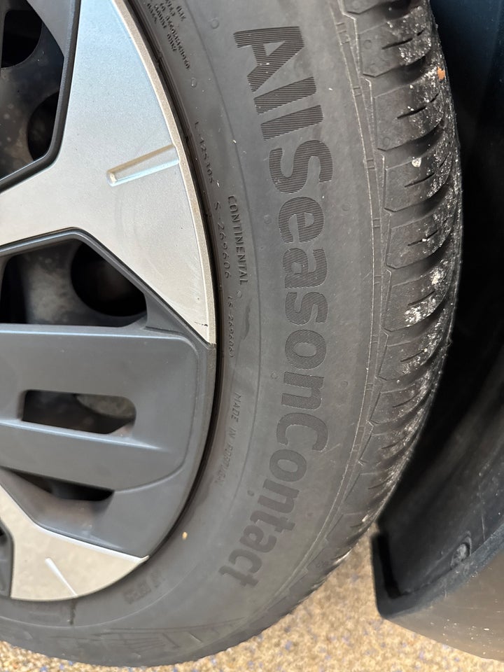 Citroën C4 1,2 PureTech 130 Iconic Comfort EAT8 5d