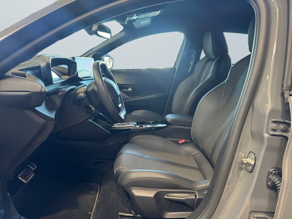 Peugeot e-208 54 GT 5d