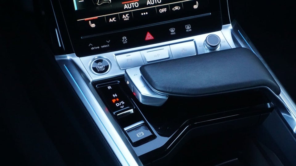 Audi Q8 e-tron 55 S-line Sportback quattro 5d