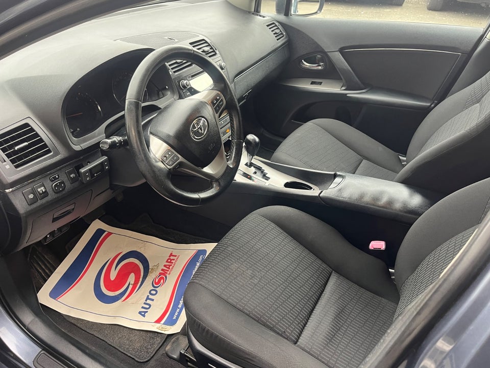 Toyota Avensis 2,2 D-CAT 150 T2 stc. aut. 5d