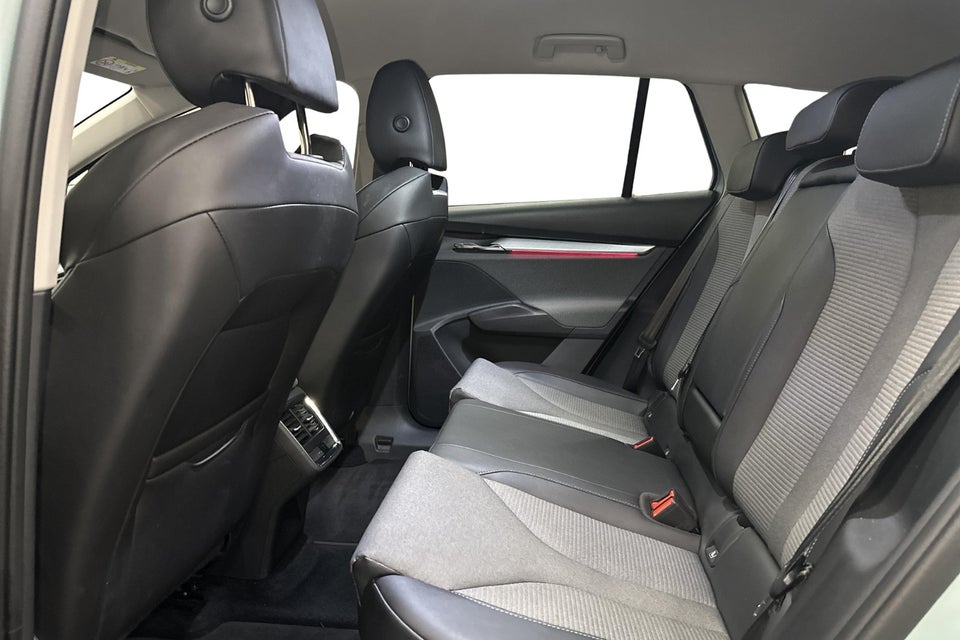 Skoda Enyaq 60 iV Loft 5d