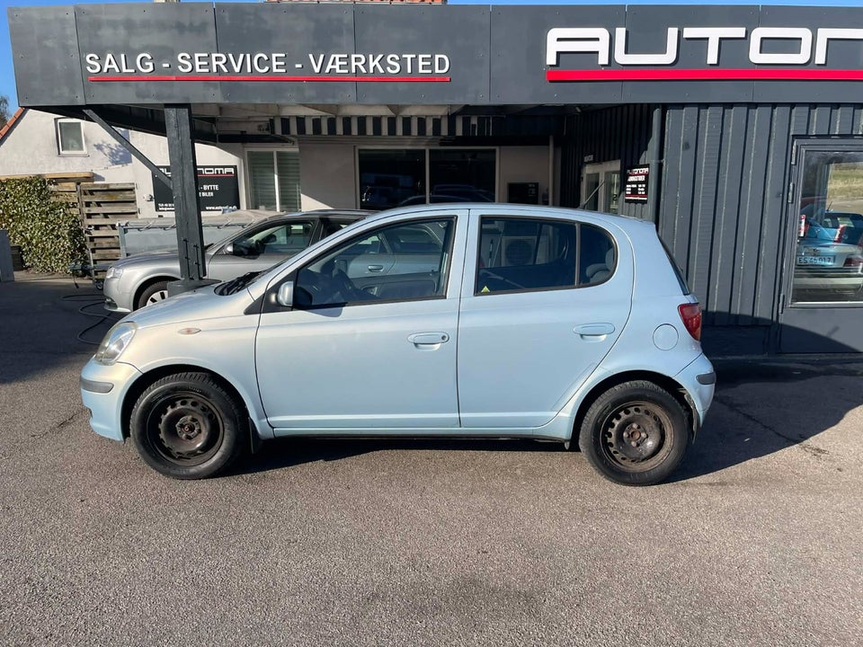 Toyota Yaris 1,0 Terra 5d