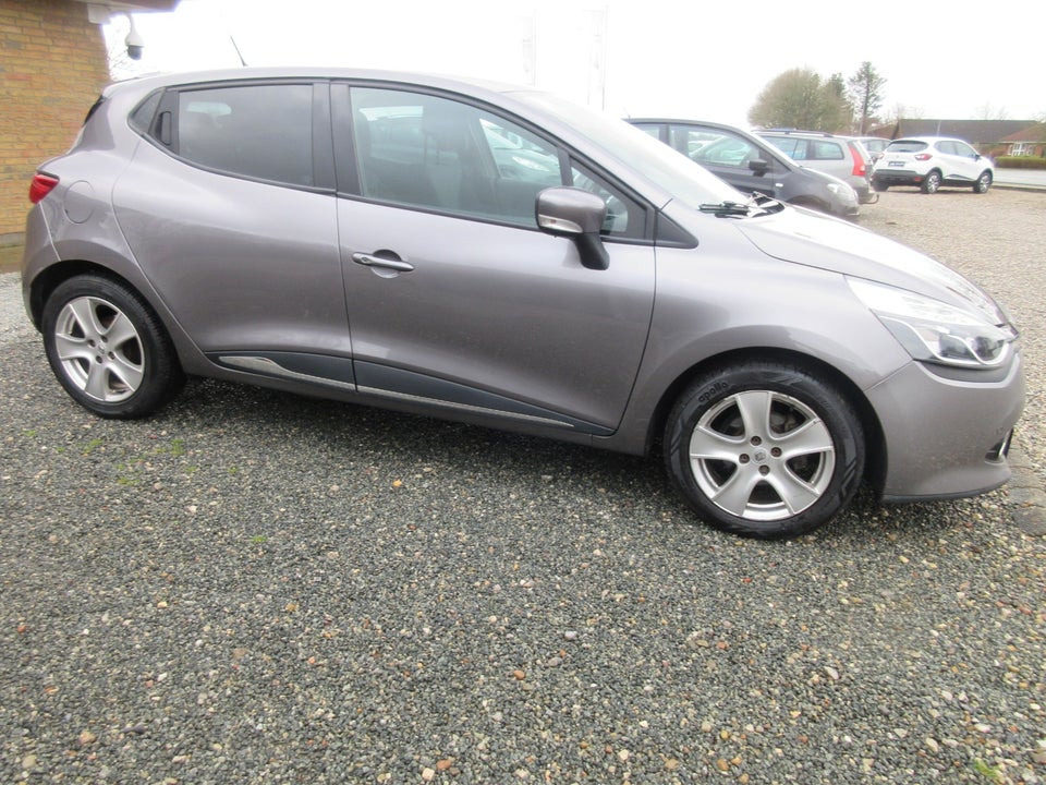 Renault Clio IV 0,9 TCe 90 Expression 5d