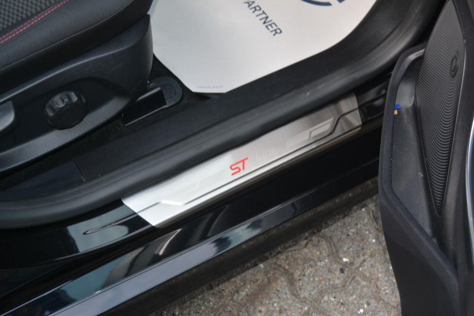 Ford Fiesta 1,0 EcoBoost mHEV Titanium X DCT 5d
