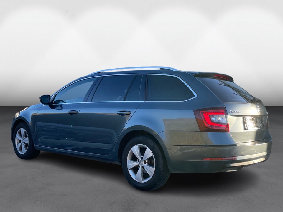 Skoda Octavia 1,6 TDi 115 Style Combi DSG 5d