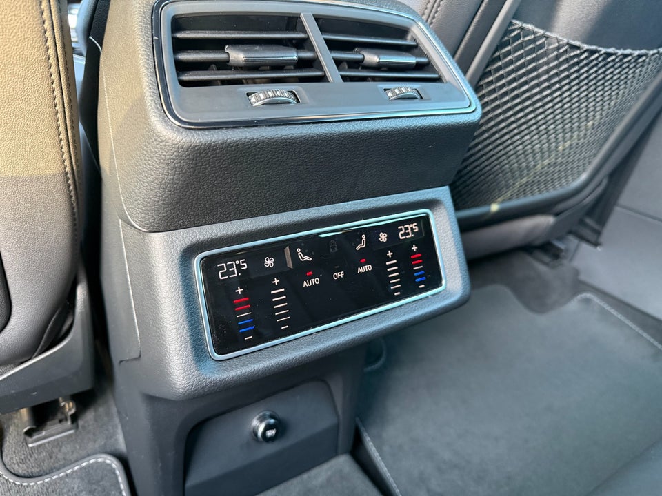 Audi e-tron 55 S-line quattro 5d