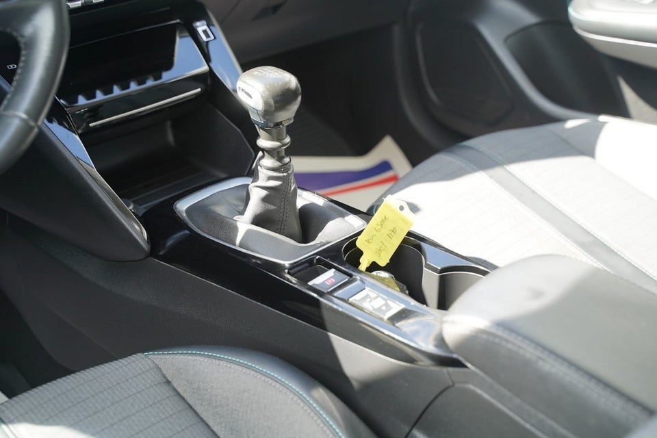 Peugeot 208 1,2 PureTech 100 Platin Pack 5d