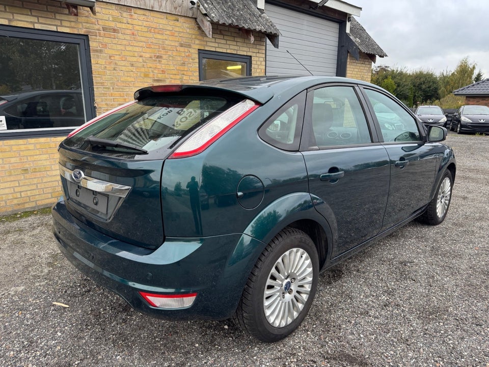 Ford Focus 1,6 Titanium 5d