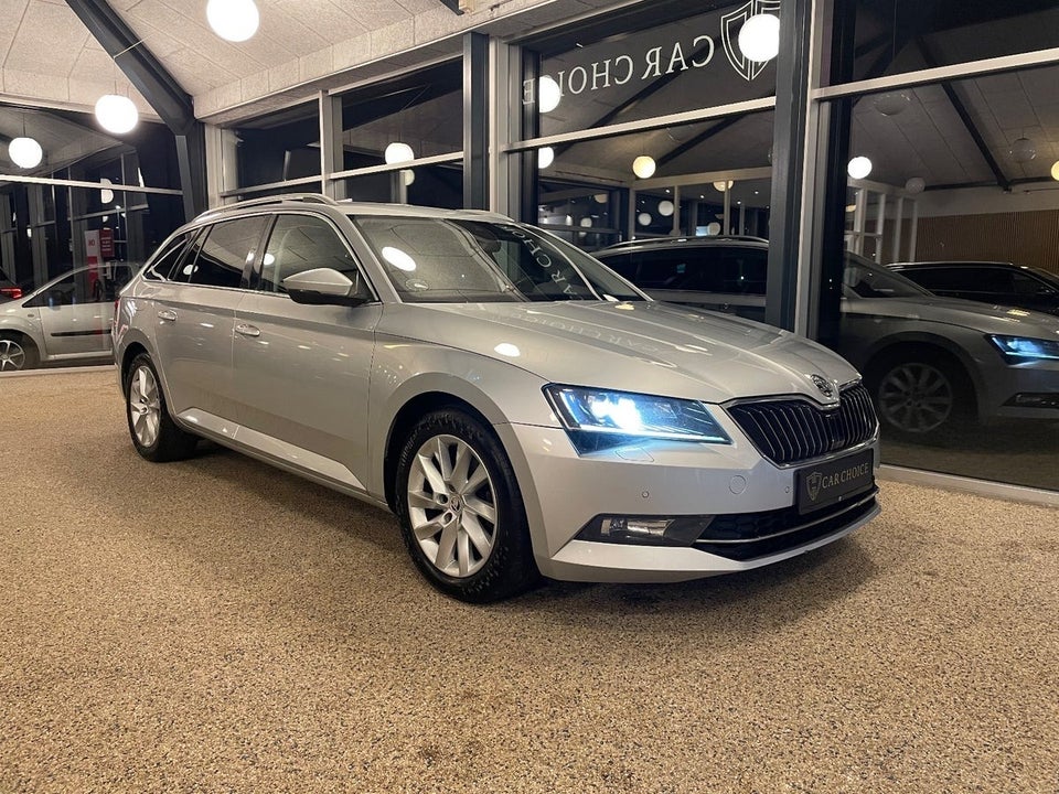 Skoda Superb 2,0 TDi 150 Style Combi DSG 5d