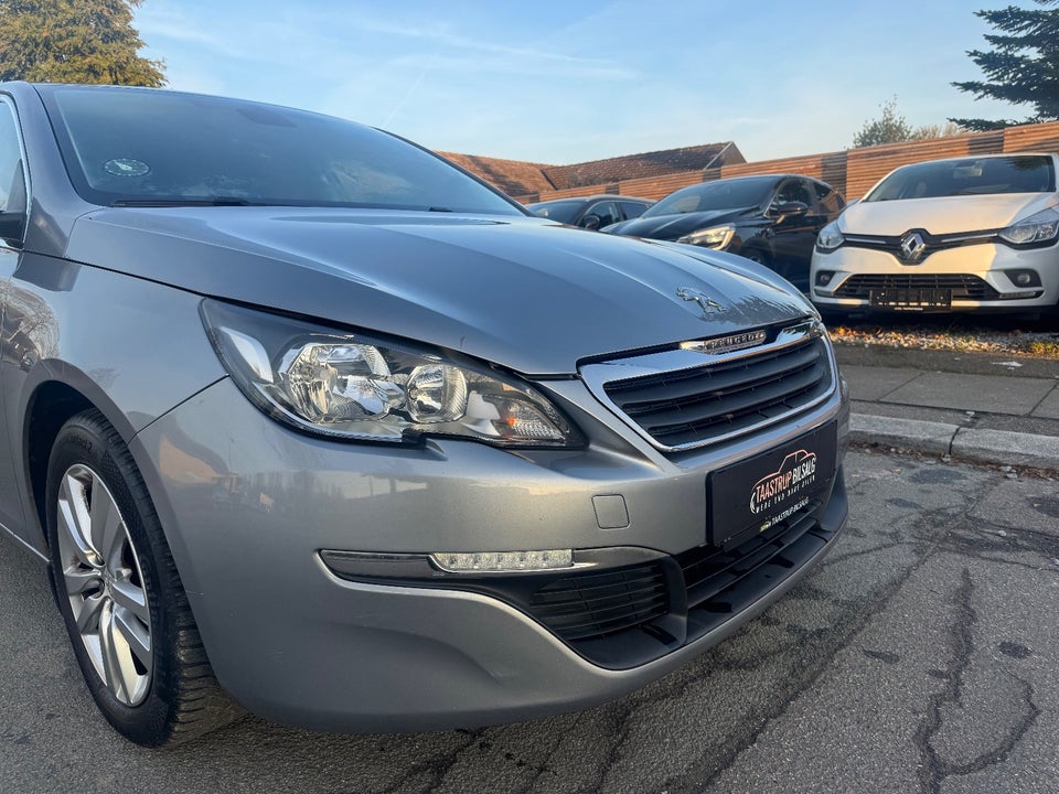 Peugeot 308 1,2 e-THP 130 Active EAT6 5d