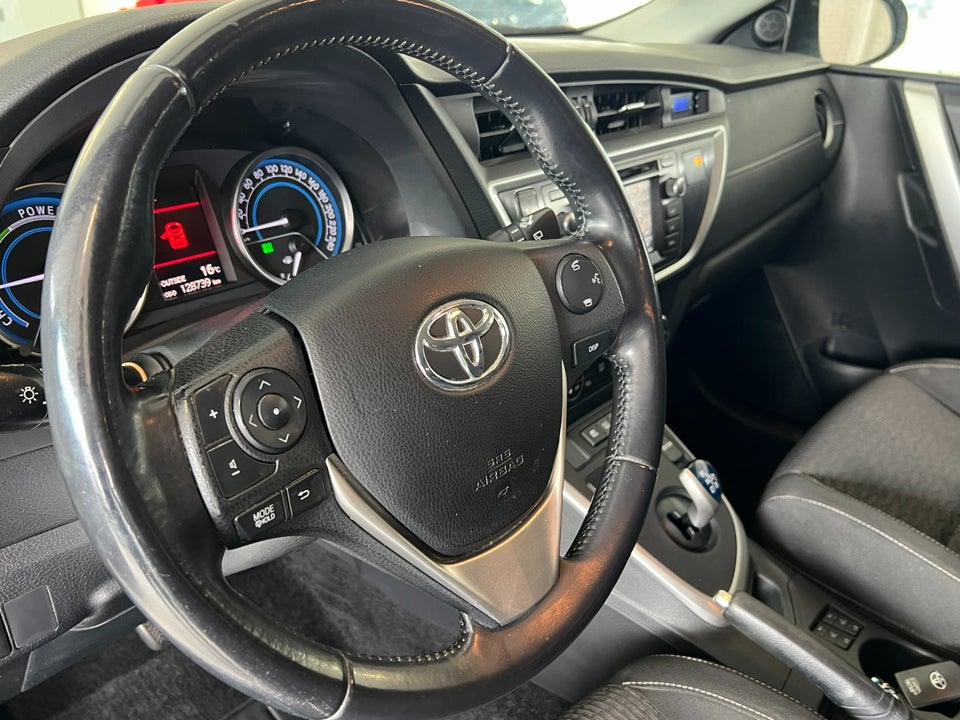 Toyota Auris 1,8 Hybrid H4 Touring Sports CVT 5d