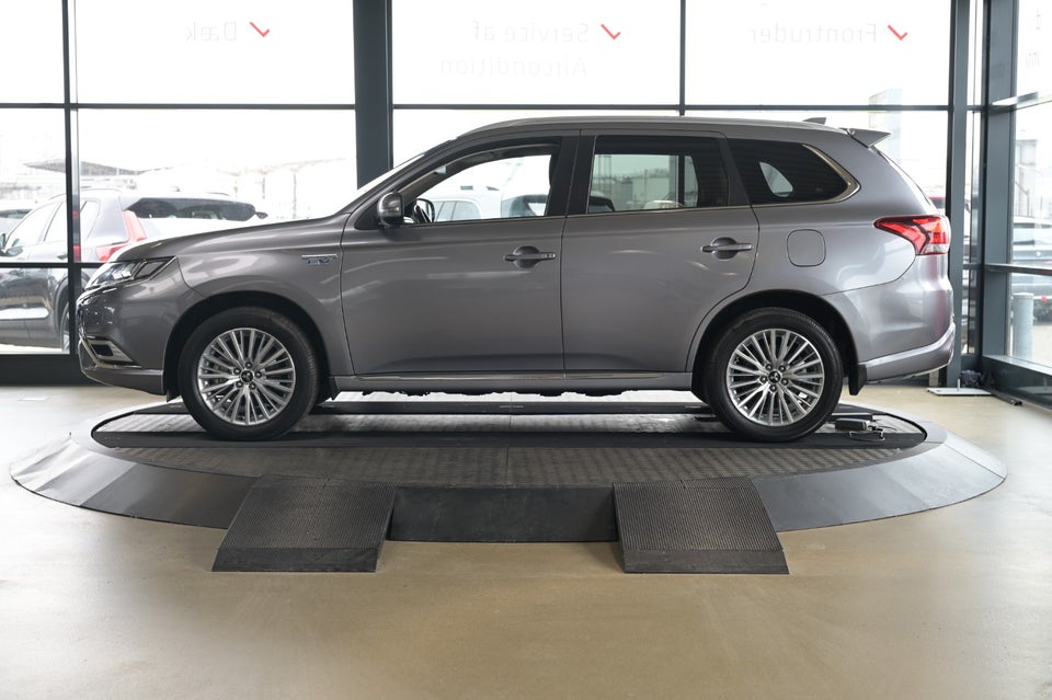 Mitsubishi Outlander 2,4 PHEV Intense CVT 4WD 5d