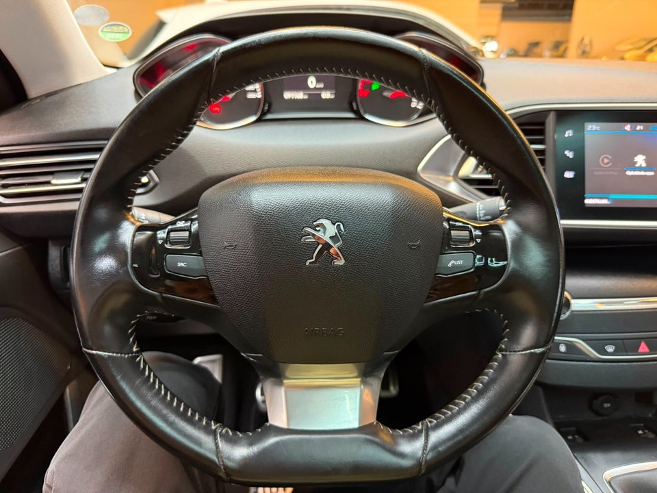 Peugeot 308 1,2 PureTech 130 Selection Sky SW 5d