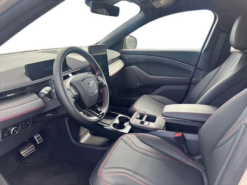 Ford Mustang Mach-E 88 Premium Extended Range AWD 5d