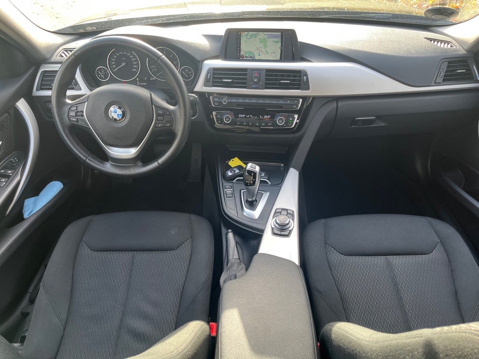 BMW 320d 2,0 Touring Advantage aut. 5d