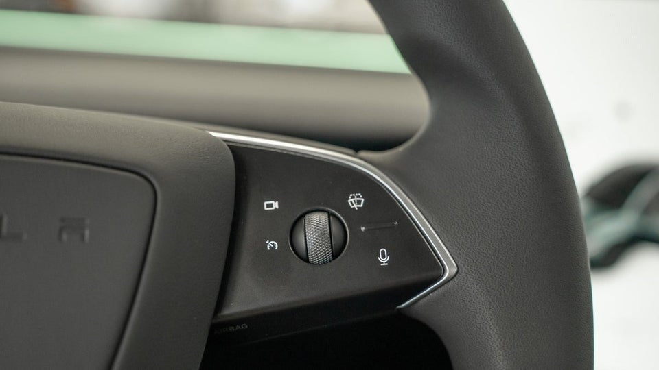 Tesla Model 3 RWD 4d