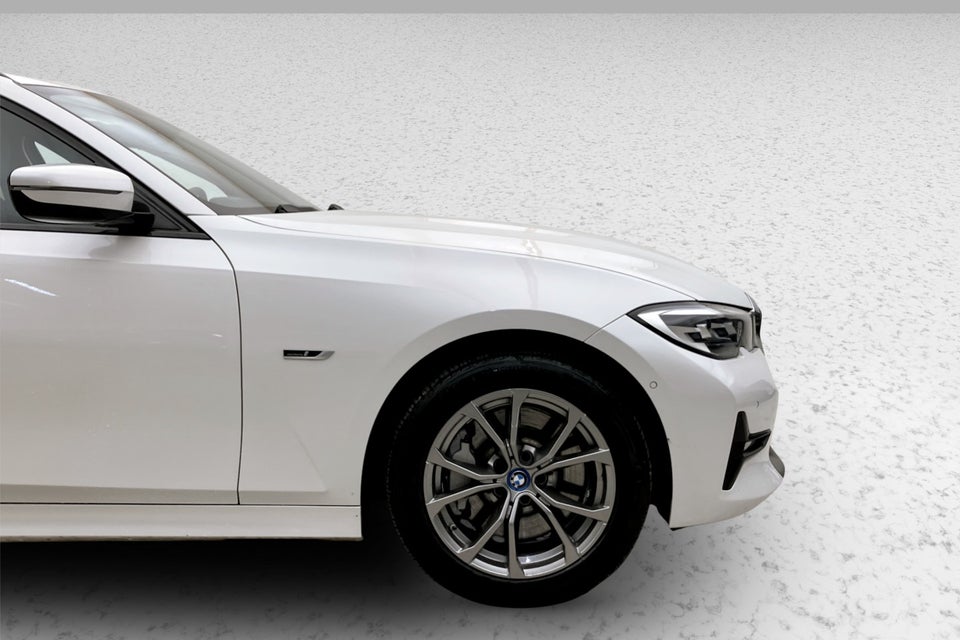 BMW 330e 2,0 Touring Sport Line aut. 5d