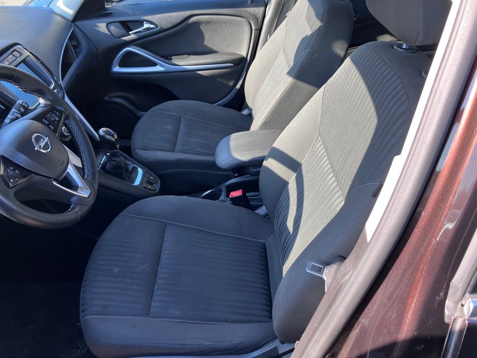 Opel Zafira Tourer 1,4 T 140 Enjoy 7prs 5d