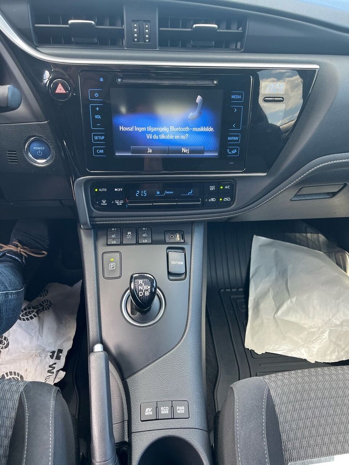 Toyota Auris 1,8 Hybrid H2 Selected CVT 5d