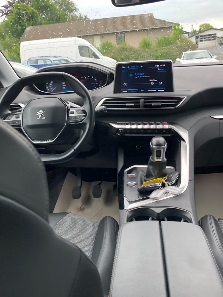 Peugeot 3008 1,2 PureTech 130 Allure Limited 5d