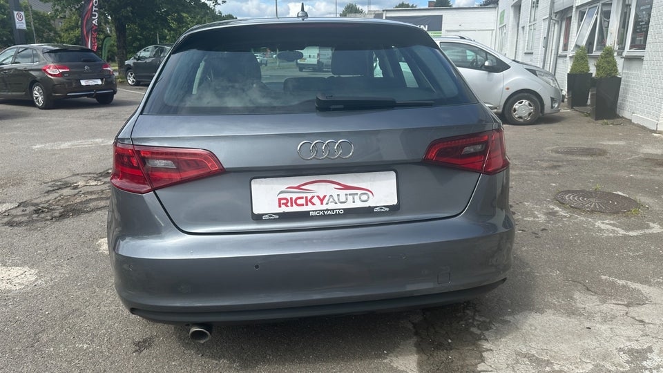 Audi A3 1,6 TDi Ambition Sportback 5d