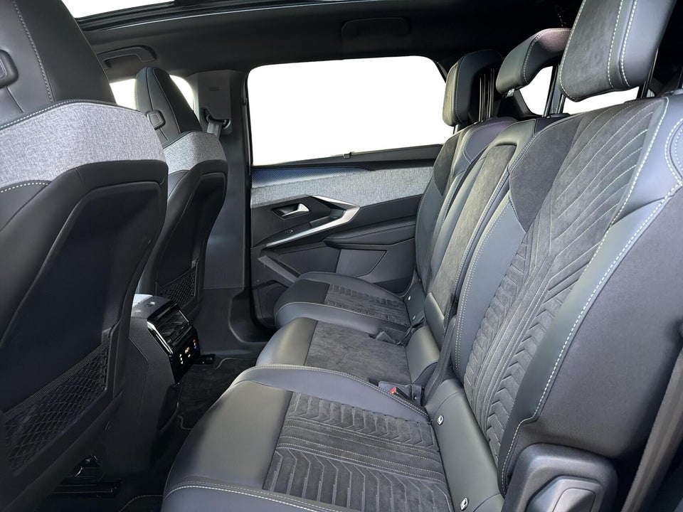 Peugeot e-5008 77 GT Pack 7prs 5d