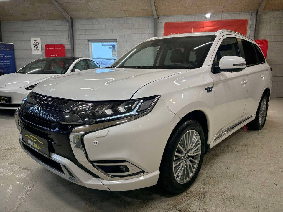 Mitsubishi Outlander 2,4 PHEV Instyle CVT 4WD 5d