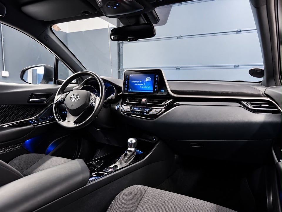 Toyota C-HR 1,8 Hybrid C-HIC CVT 5d