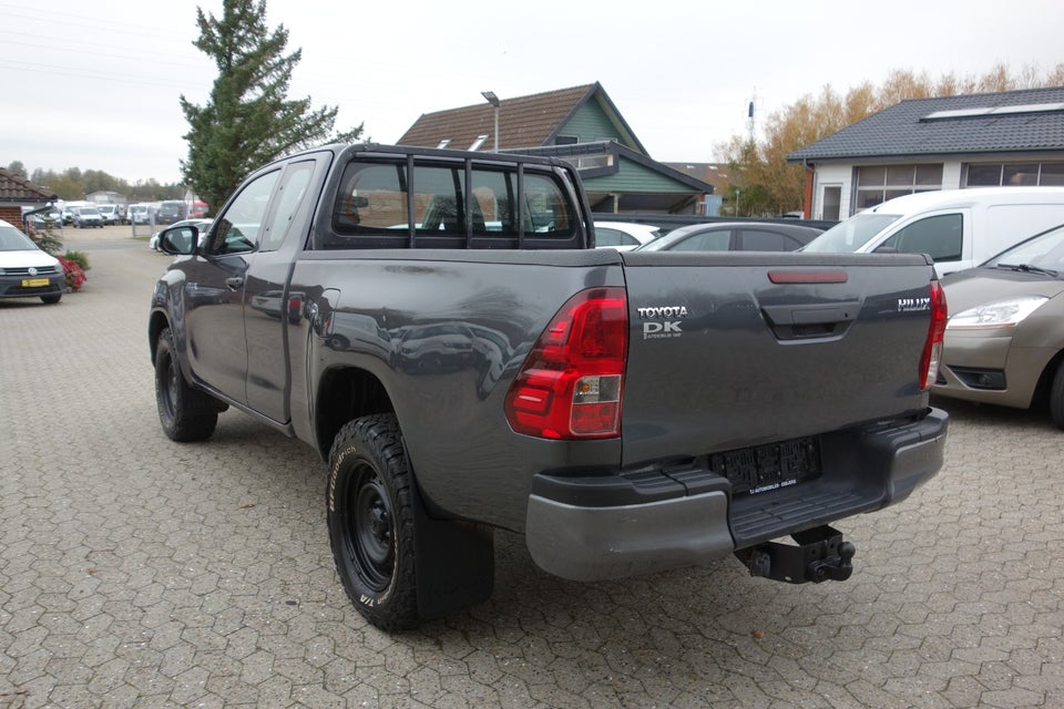 Toyota HiLux 2,4 D-4D 150 T2 Ex.Kab 4x4 4d