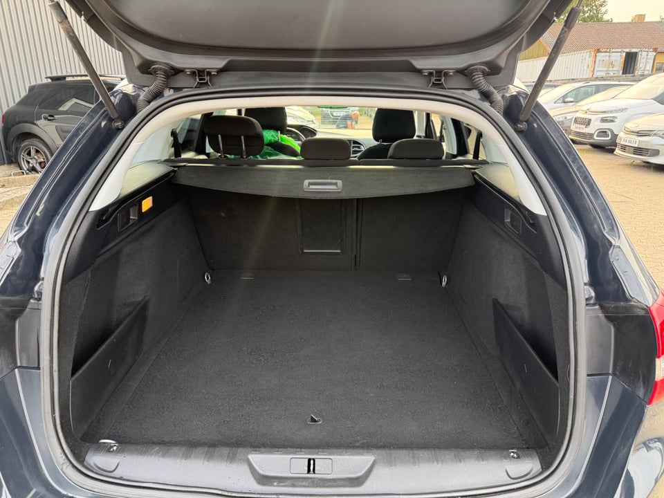 Peugeot 308 1,2 e-THP 110 Active SW 5d