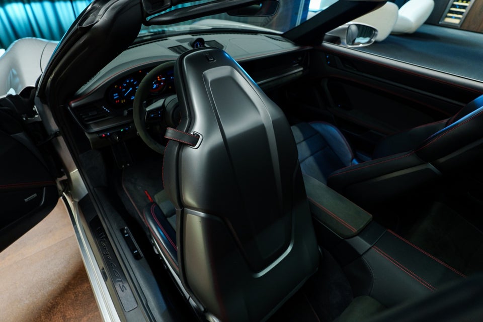 Porsche 911 Targa 4 GTS 3,0 2d