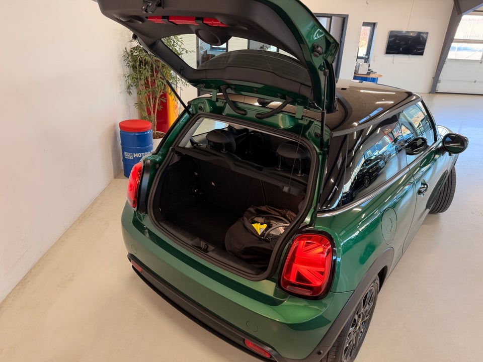 MINI Cooper SE Classic Trim 3d