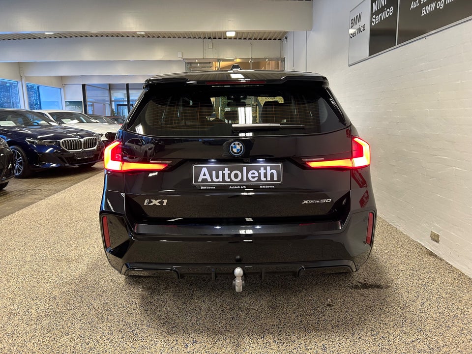 BMW iX1 xDrive30 Fully Charged M-Sport 5d