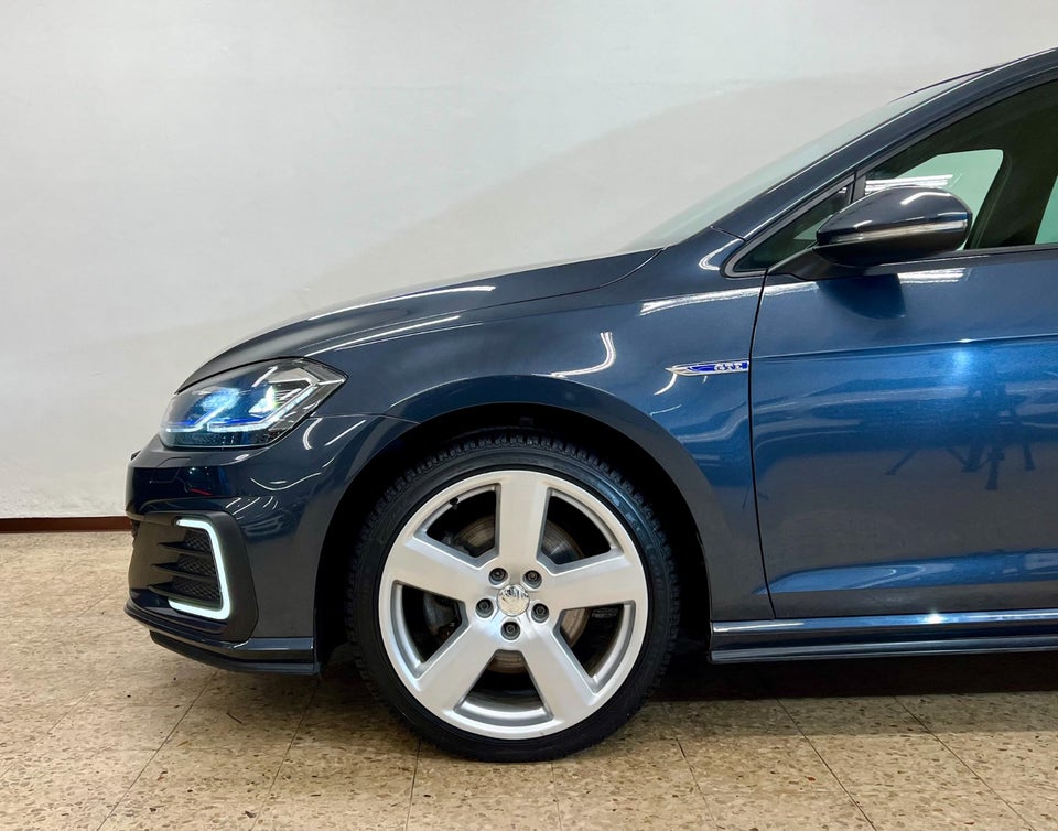 VW Golf VII 1,4 GTE DSG 5d