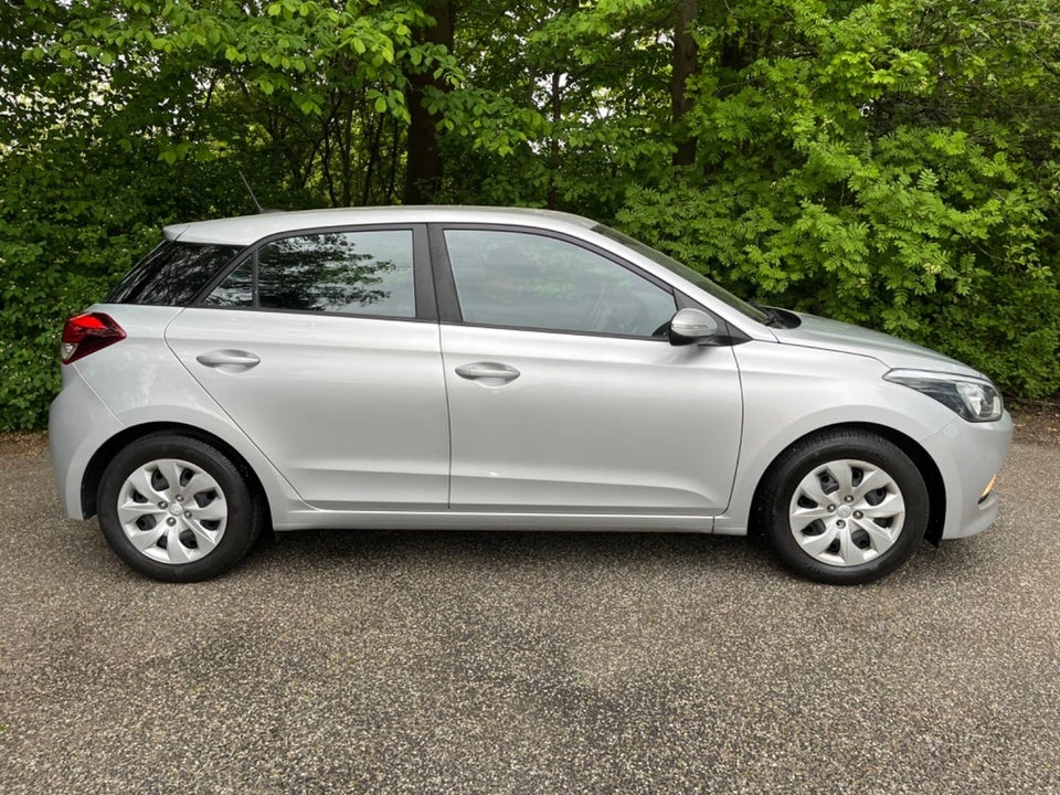 Hyundai i20 1,25 Elegance 5d