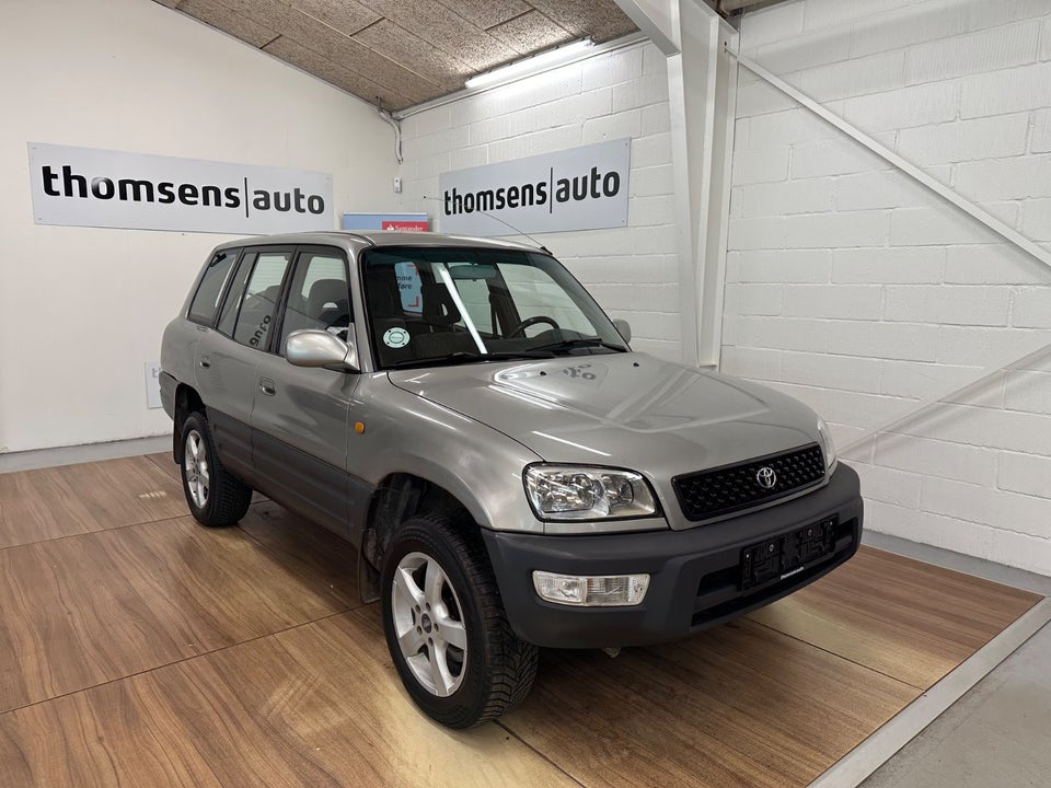 Toyota RAV4 2,0 4x4 5d