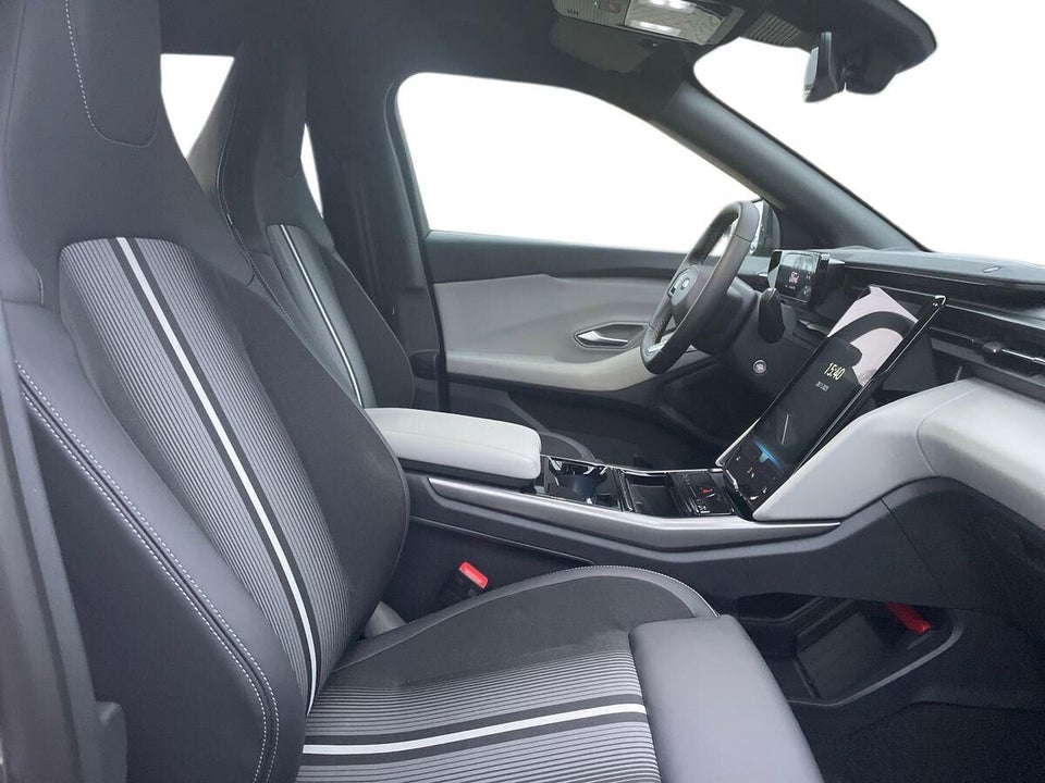 Ford Capri 82 Select Extended Range 5d